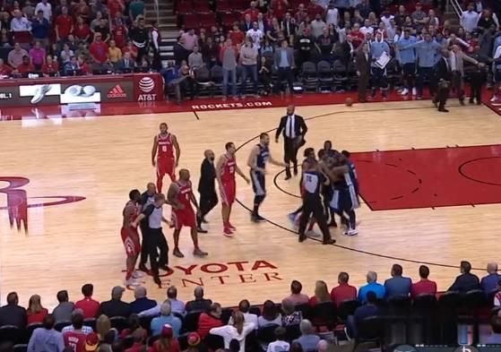  阿森纳锋线集体哑火遭遇赛季首败  