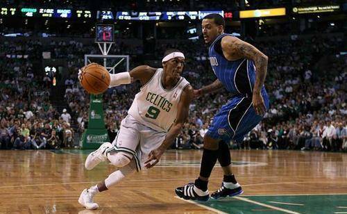 29, 斯科蒂巴恩斯攻防一体凯尔特人胜掘金  